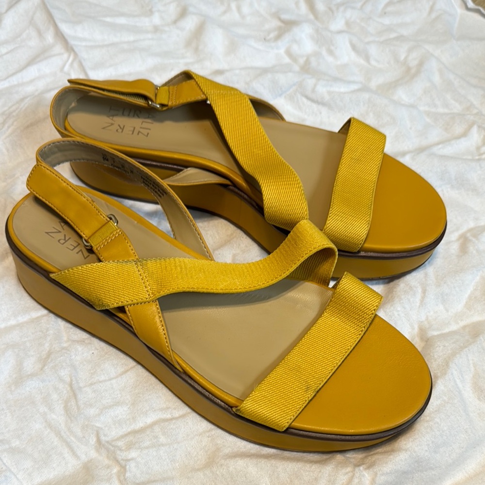 SOUL Naturalizer Yellow Flat Sandals with Modern Straps